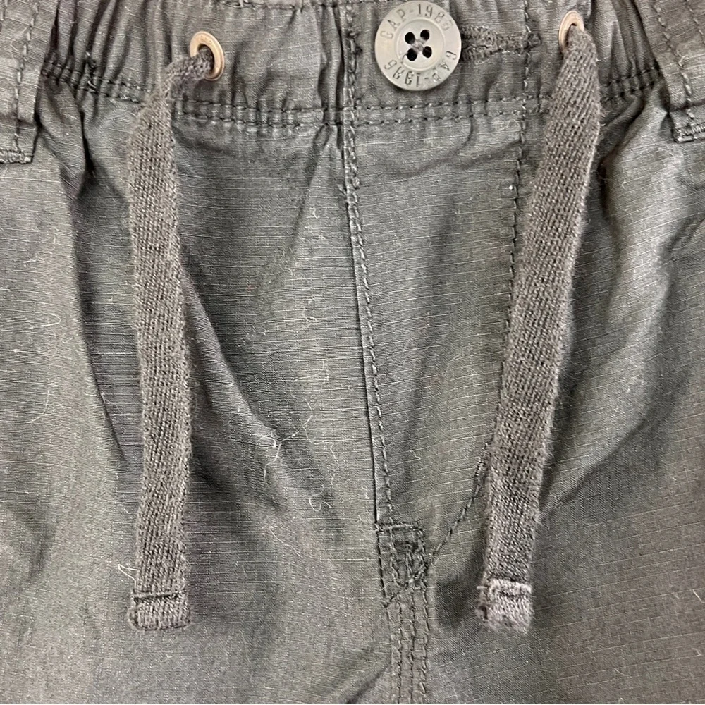 BABY GAP Toddler Boy cargo shorts. NWT. Size 2years. Elastic Waist w/ tie